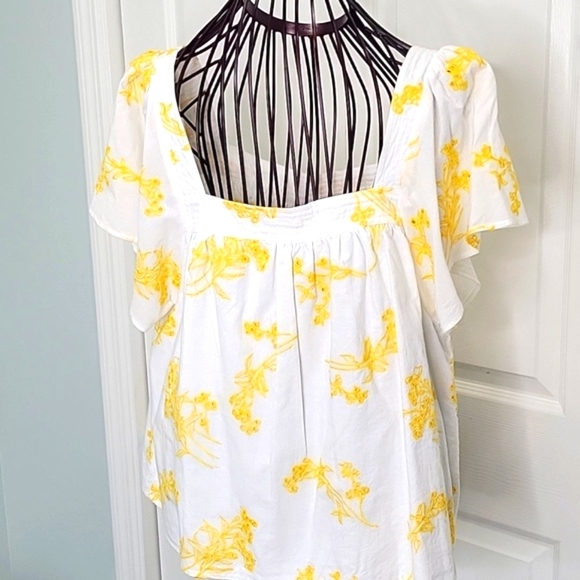 A LOVES A White Blouse With Yellow Embroidered Floral Print Size Large - Picture 1 of 10